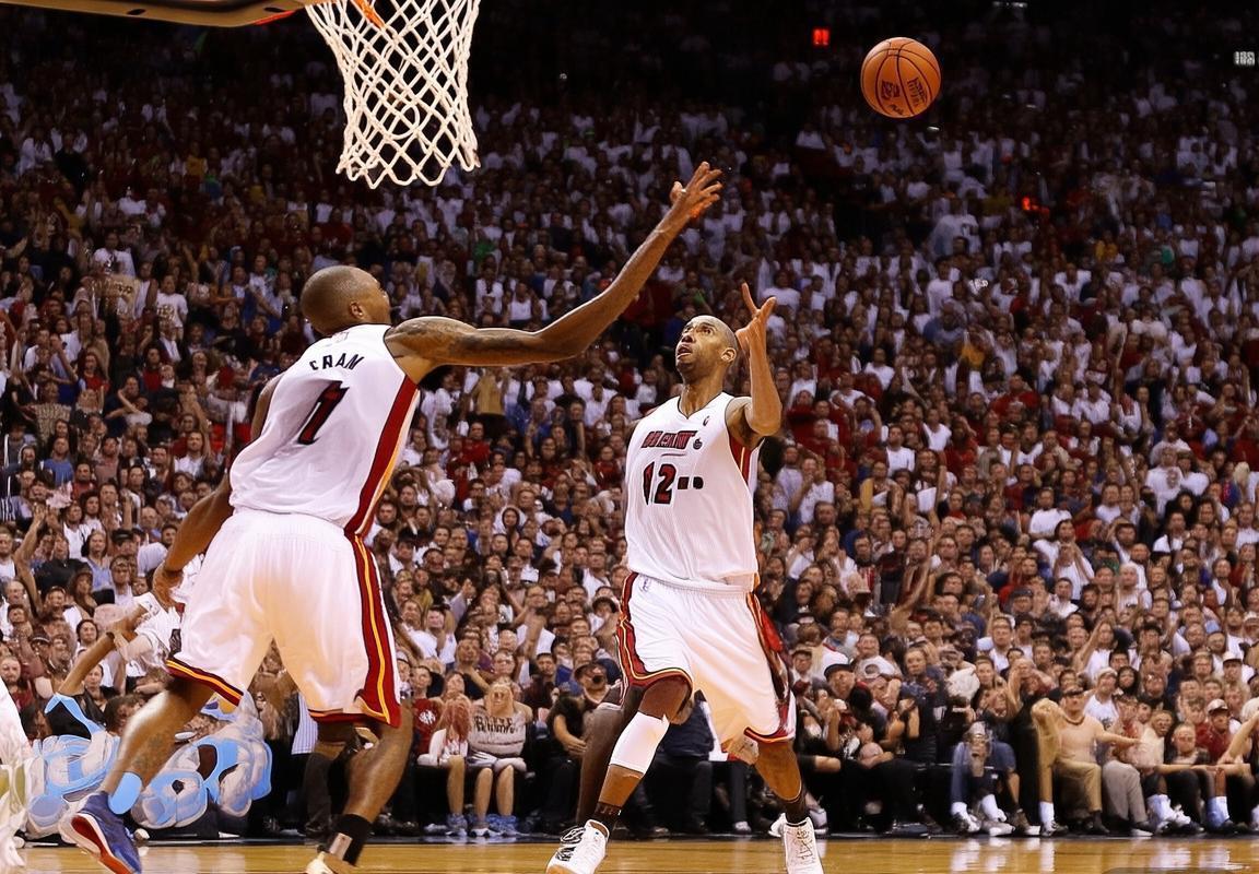 运动传奇：NBA绝杀时刻全回顾，乔丹最后一投、雷·阿伦续命三分与伦纳德弹筐绝杀的永恒经典